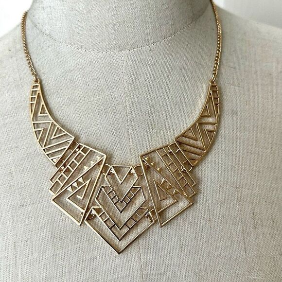 Avon gold tone geometric statement necklace - Picture 1 of 9